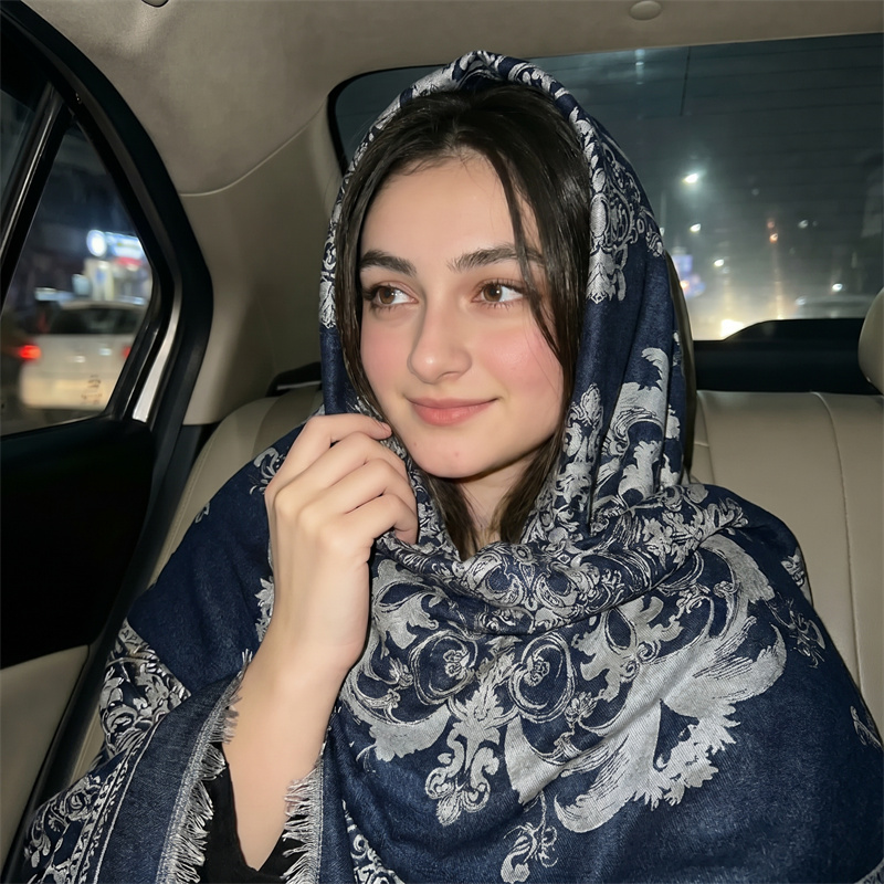 حجاب فاخر بنقشة باروكية للنساء - مراجعة Shawl Wrap Winter وسعره